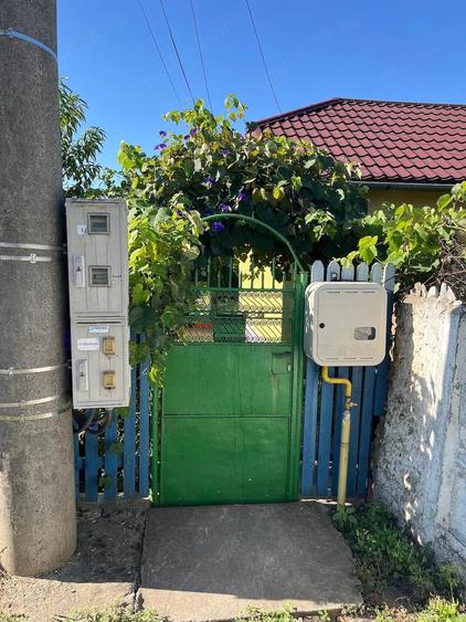 Casă cu 3 camere cu Teren 1759 Mp în Poarta Albă