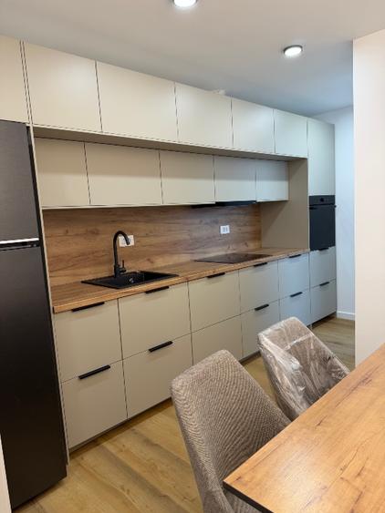 Apartament cu 3 camere decomandat în Berceni