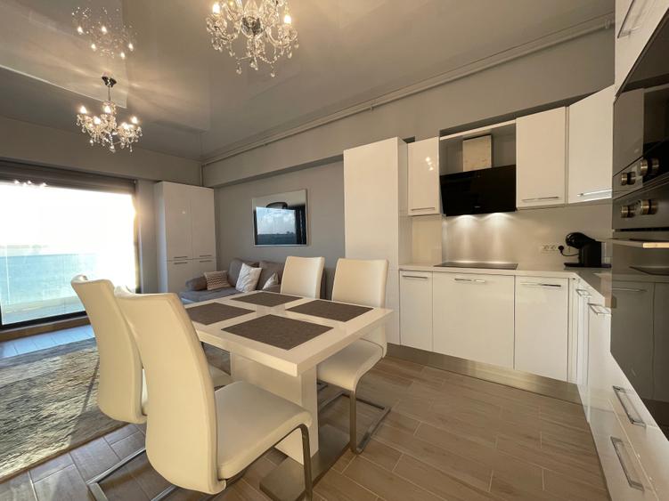 Statiunea Mamaia--Centru, apartament deosebit cu vedere frontala spre lac - 9