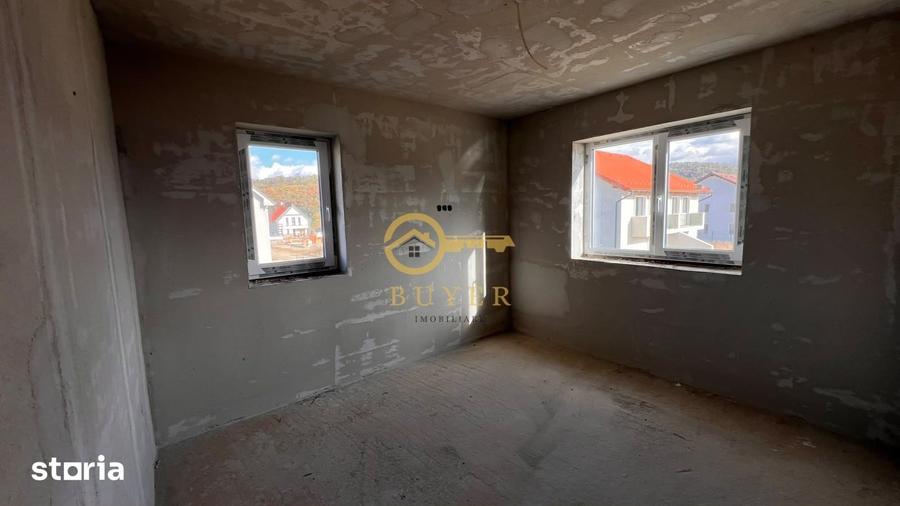 Casă cu 4 camere cu Teren 400 Mp în Central
