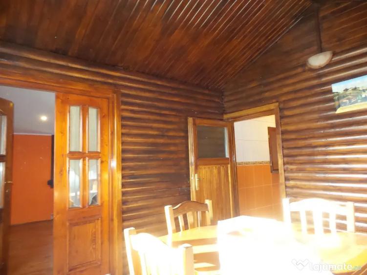 Apartament cu 6 camere decomandat în Central