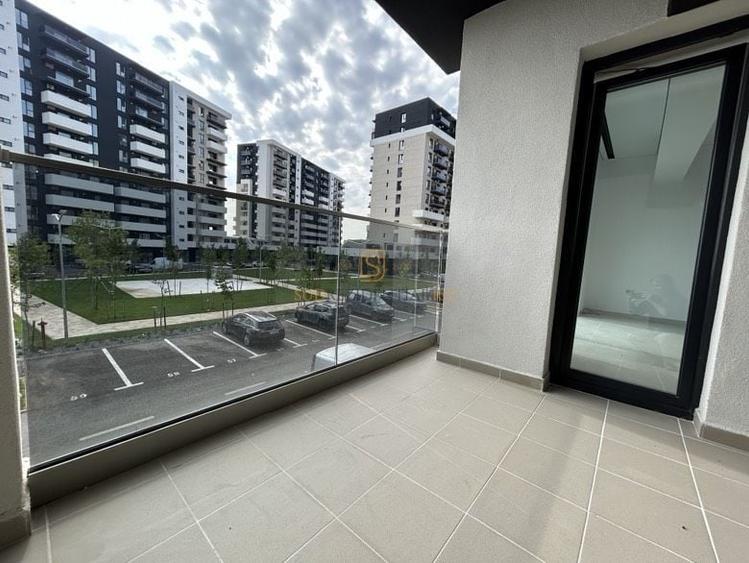 Apartament cu 3 camere decomandat în Berceni