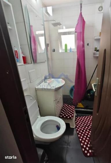 Apartament cu 3 camere decomandat în Cetate