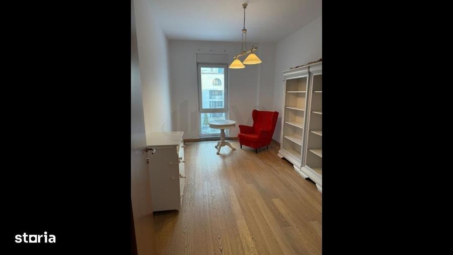 Apartament cu 4 camere în Aviatorilor
