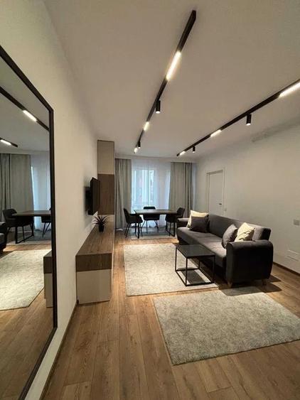 Apartament cu 2 camere semidecomandat, mobilat în Florești