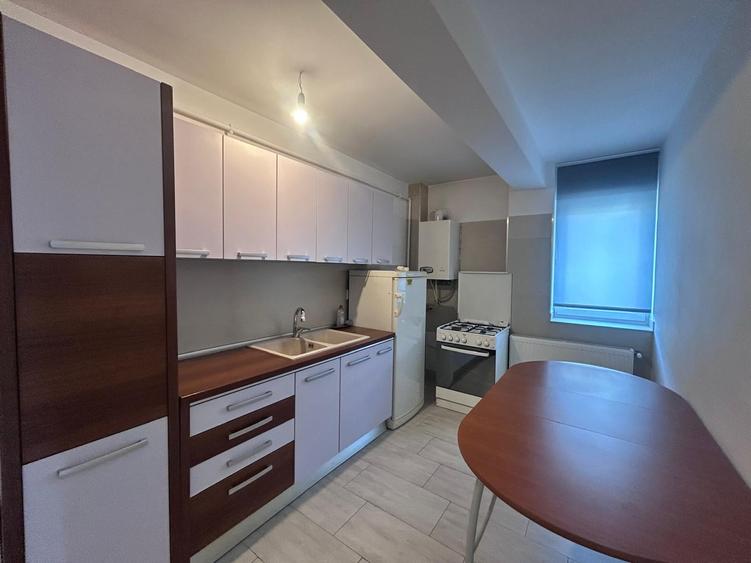 Apartament cu 2 camere decomandat în Florești