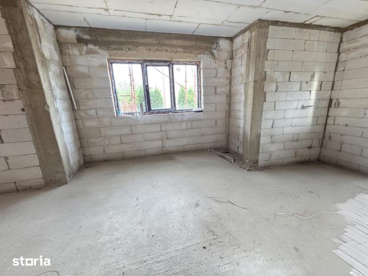 Casă cu 4 camere cu Teren 1300 Mp în Răzvad