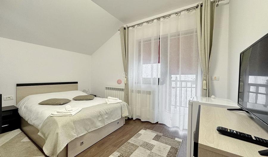 Casă individuală cu 9 camere cu Canalizare în Bran