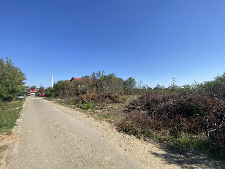 Teren de 500 mp, în Periș