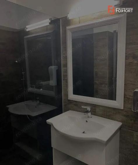 Spațiu comercial, de 700 mp, în Eșelnița