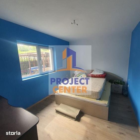 Casă cu 4 camere cu Teren 300 Mp în Bradu