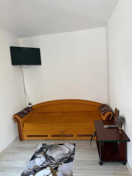 Apartament cu 2 camere semidecomandat în Teilor