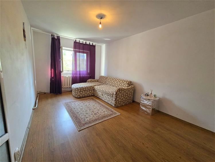 Apartament cu 2 camere decomandat, mobilat în Dacia