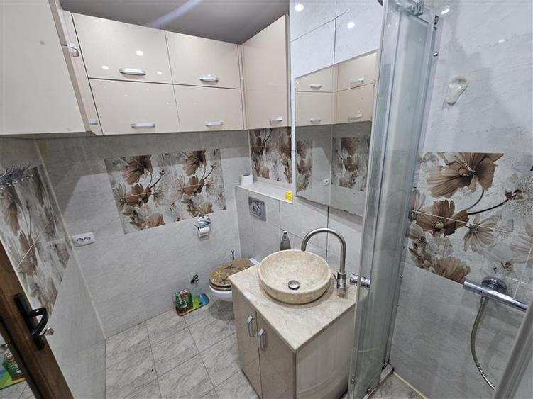 Apartament cu 2 camere decomandat în Micro I