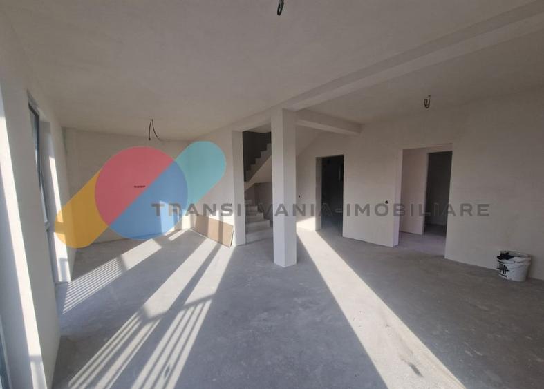 Duplex cu 4 camere cu Canalizare în Dezmir