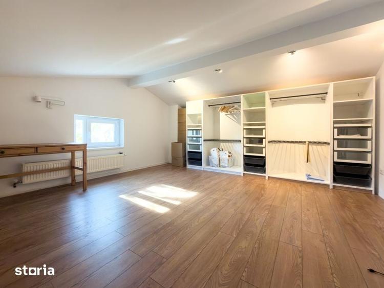 Casă cu 10 camere cu Teren 1569 Mp în Central