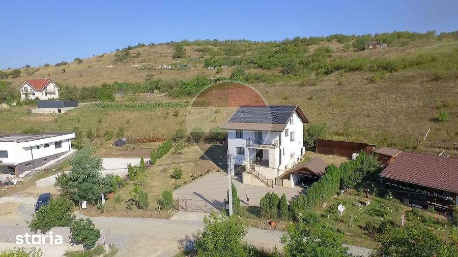 Casă cu 5 camere cu Teren 1065 Mp în Baciu