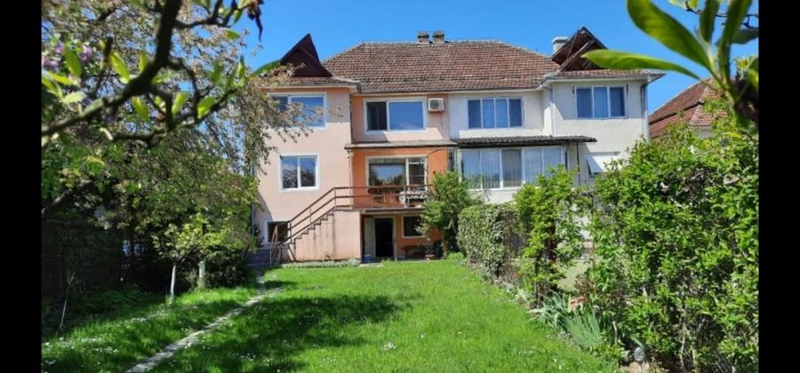 Duplex cu 5 camere cu Teren 700 Mp în Central