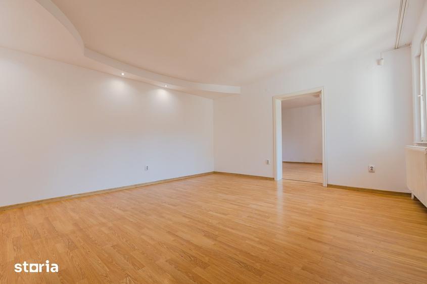 Casă cu 5 camere cu Teren 135 Mp în Aurel Vlaicu