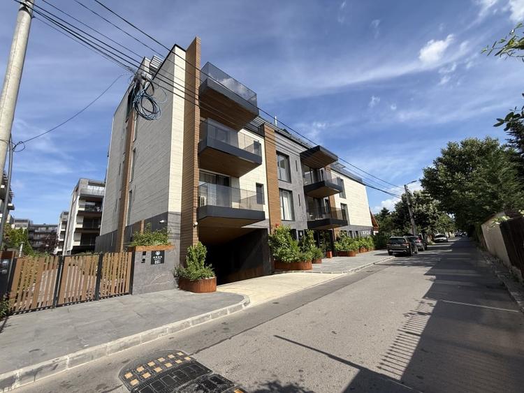 Apartament cu 3 camere decomandat în Iancu Nicolae