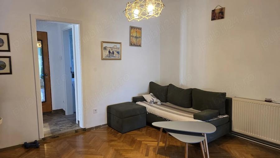Apartament cu 3 camere semidecomandat în Calea Călărașilor