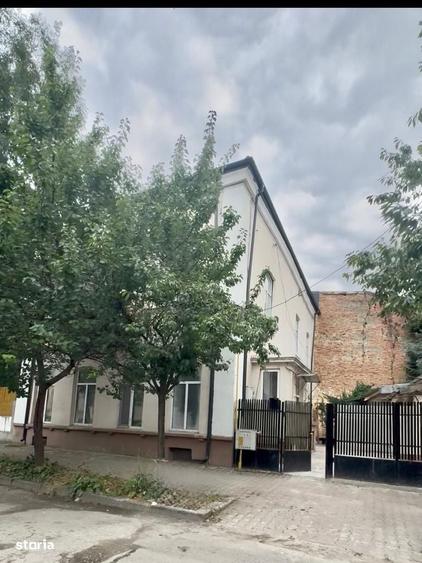 Casă cu 4 camere în Uiești