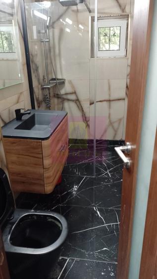 Apartament cu 4 camere decomandat în Vitan