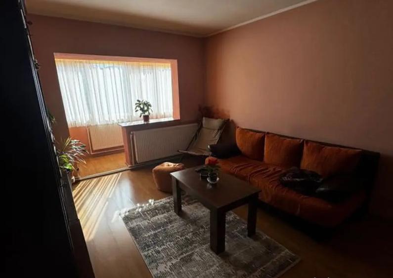 Apartament cu 2 camere decomandat, mobilat în Dacia