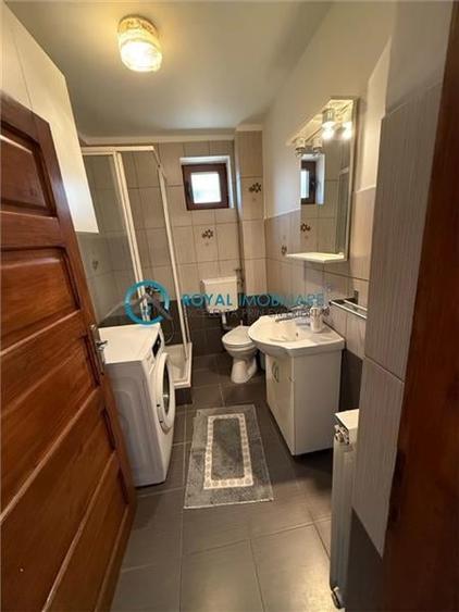 Casă individuală cu 7 camere cu Canalizare în Cioceanu