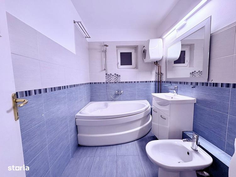 Apartament cu 3 camere semidecomandat în Tei