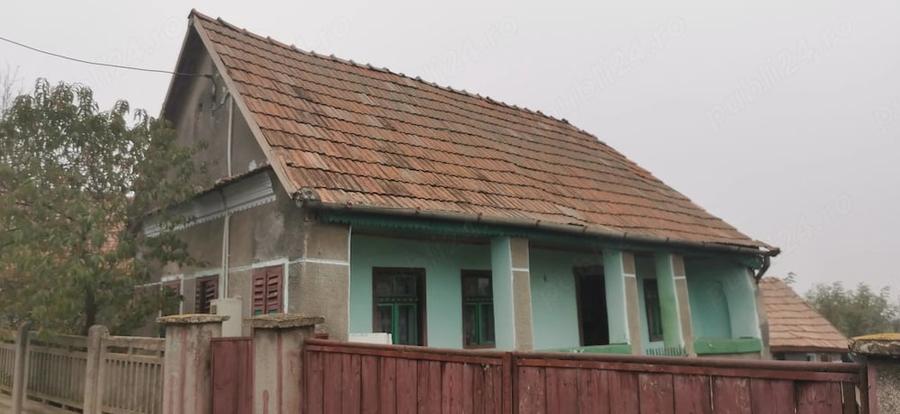 Casă cu Teren 1524 Mp în Roșia de Secaș