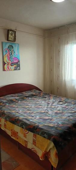Apartament cu 3 camere decomandat în Democrației