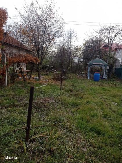 Teren de 1200 mp, în Priseaca