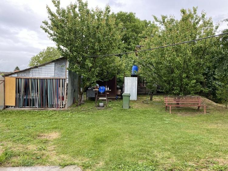 Casă cu 4 camere în Brezoaia