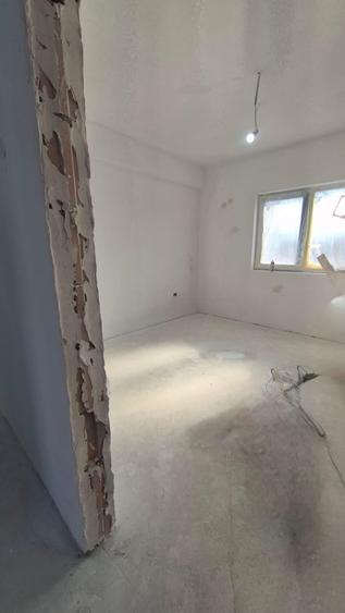 Casă individuală cu 4 camere cu Canalizare în Exterior Vest