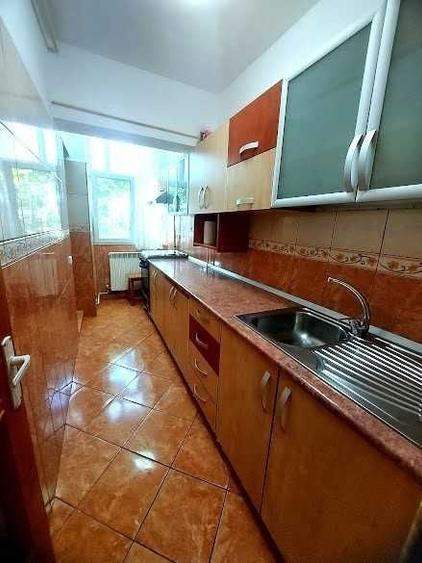 Garsonieră decomandată în Cantacuzino