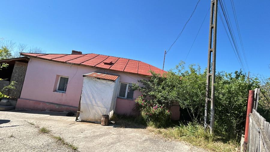 Casă individuală cu 3 camere cu Teren 1037 Mp în Bucșani