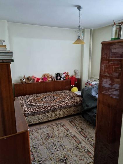 Apartament cu 4 camere decomandat în Lacul Tei