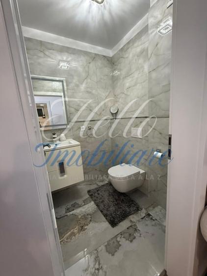 Apartament cu 3 camere decomandat în Florești
