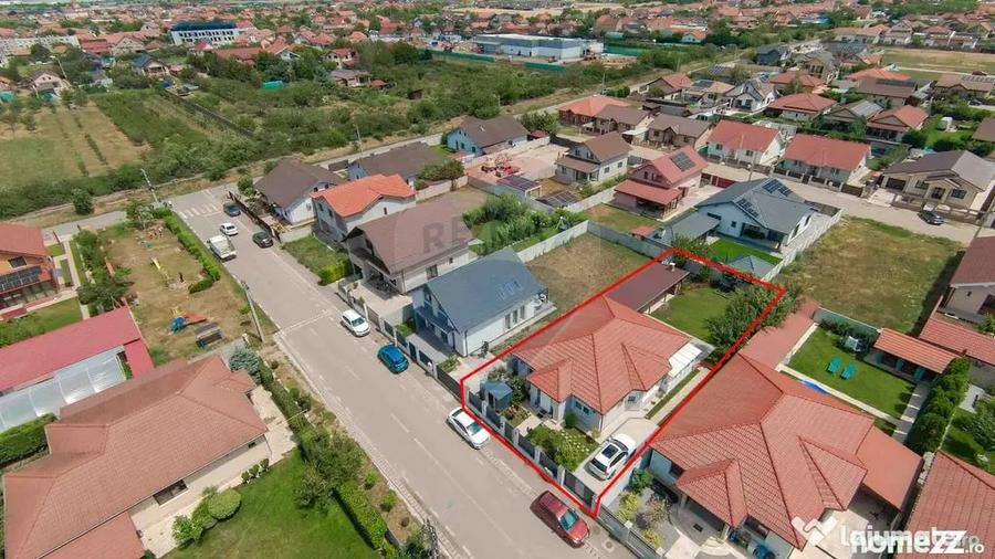 Casă cu 4 camere cu Teren 551 Mp în Sântandrei