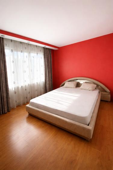 Apartament cu 2 camere semidecomandat, mobilat în Podu Roș