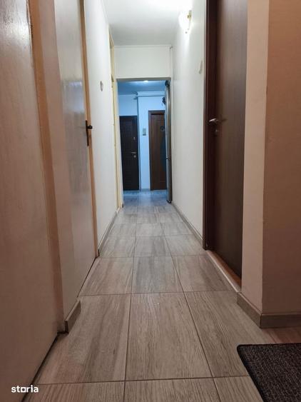 Apartament cu 3 camere decomandat în Colentina