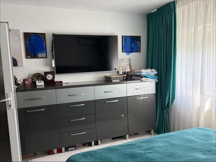 Apartament cu 3 camere decomandat în Sud