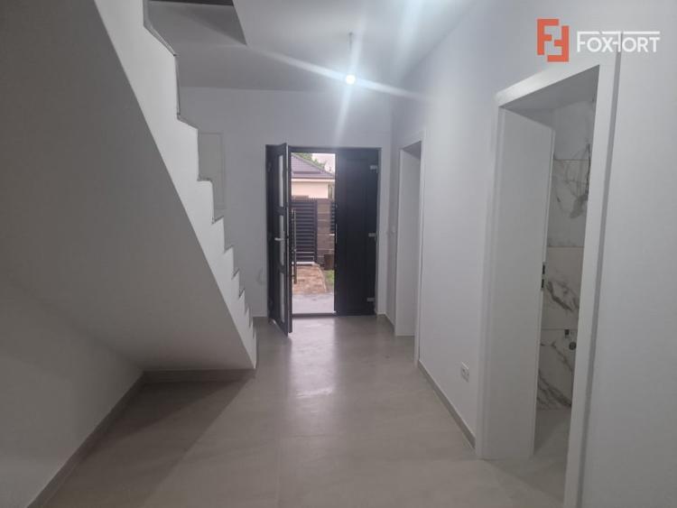 Duplex cu 4 camere cu Canalizare în Moșnița Veche