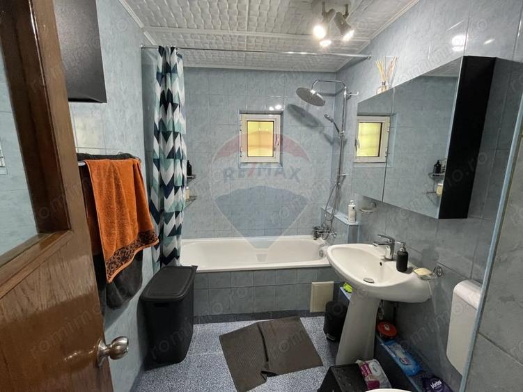 Apartament cu 3 camere decomandat în Gorjului