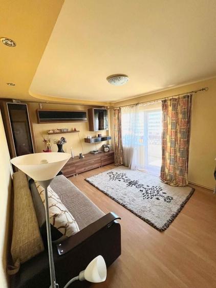 Apartament cu 3 camere decomandat în Zorilor