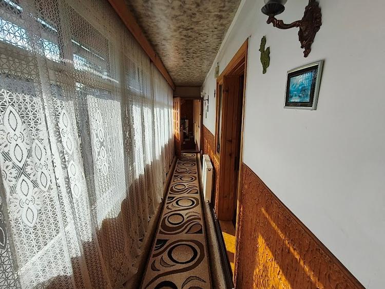 Casă cu 3 camere cu Canalizare în Poiana Țapului