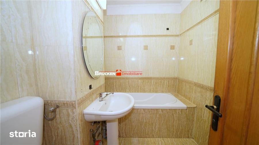 Apartament cu 3 camere decomandat în Decebal