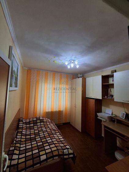 Apartament cu 4 camere decomandat, mobilat în Berceni