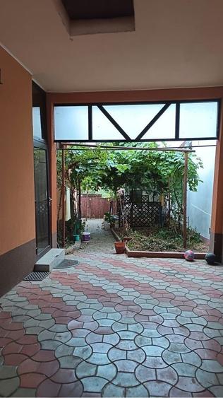 Casă cu 3 camere în Zăbrani